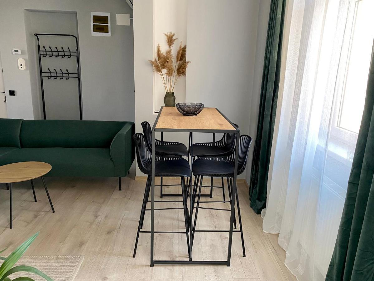 Dani'S Home Away From Home Oradea Extérieur photo