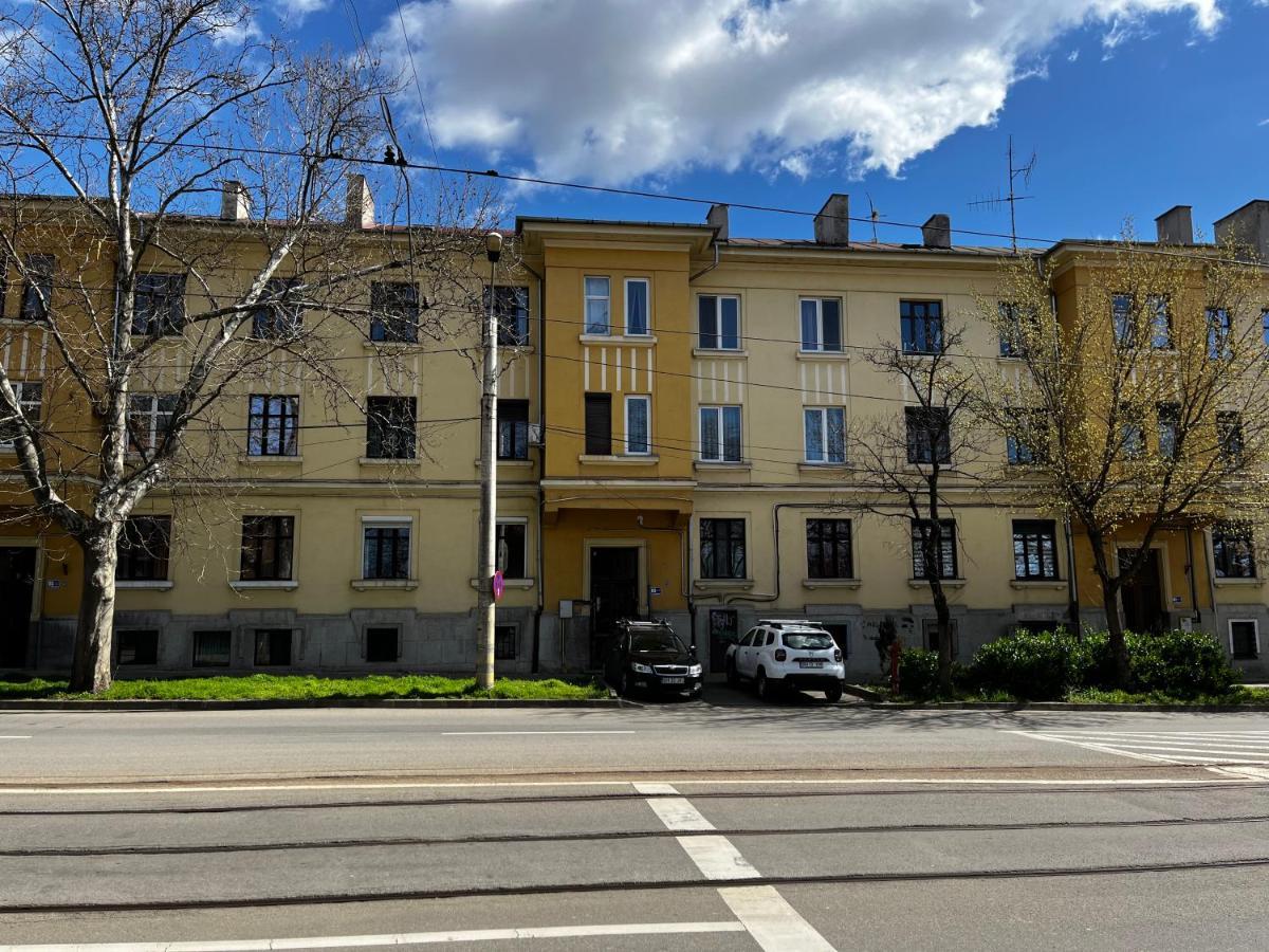 Dani'S Home Away From Home Oradea Extérieur photo